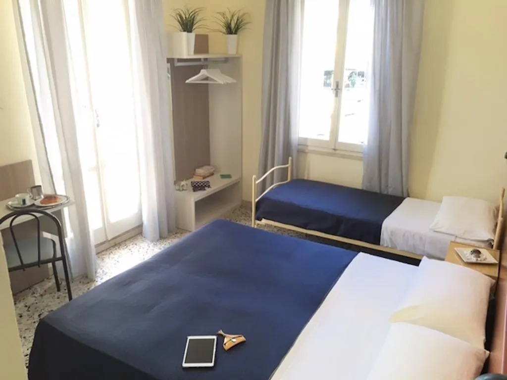 Hotel Byron Solo Per Giovani Riccione