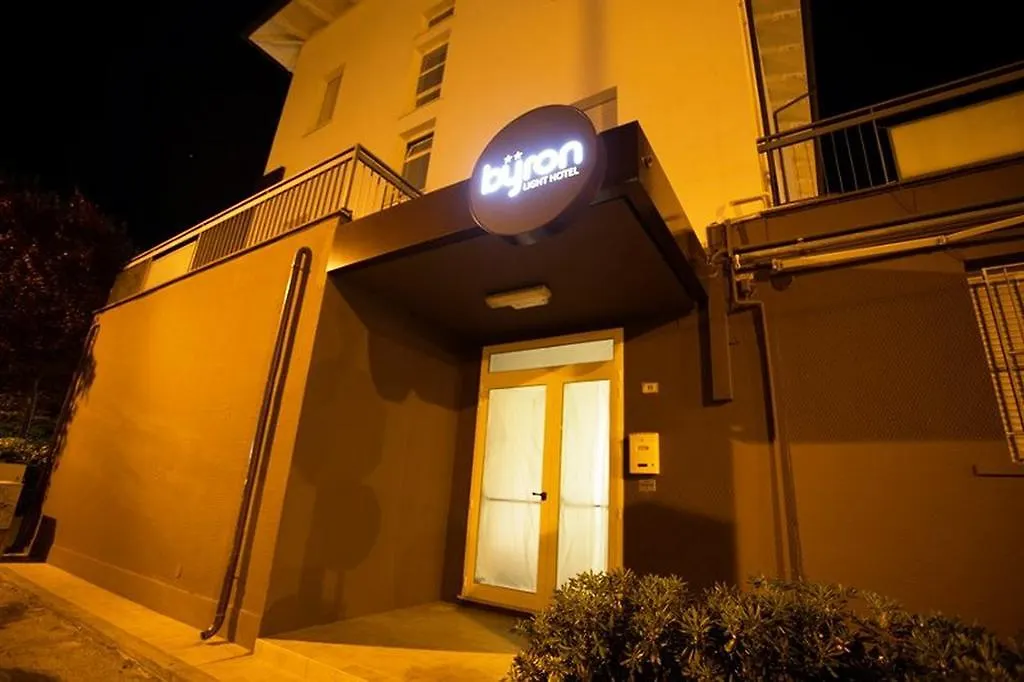 Hotel Byron Solo Per Giovani Riccione