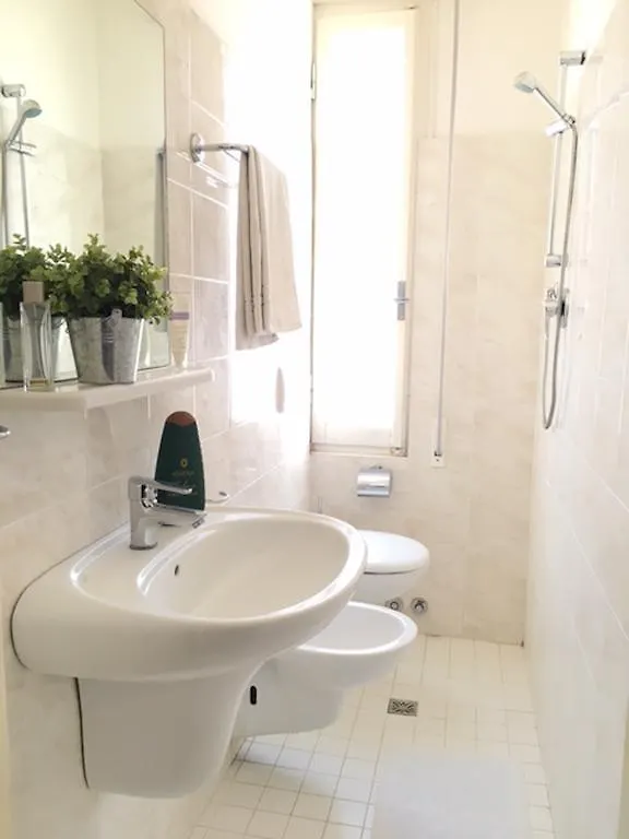 Hotel Byron Solo Per Giovani Riccione