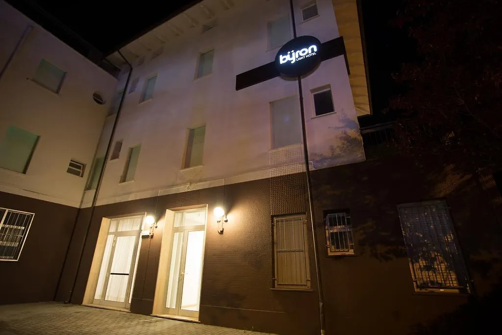 Hotel Byron Solo Per Giovani Riccione
