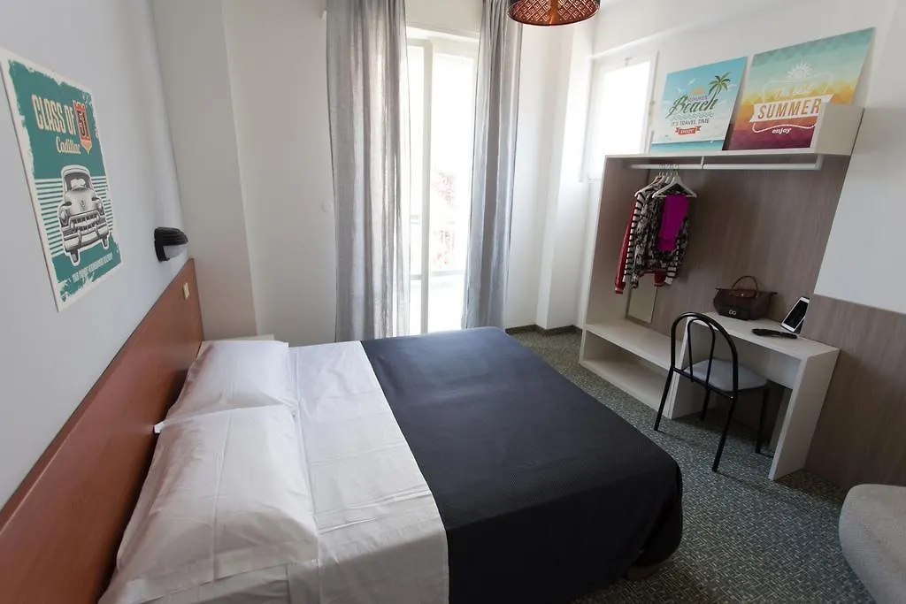 Hotel Byron Solo Per Giovani Riccione