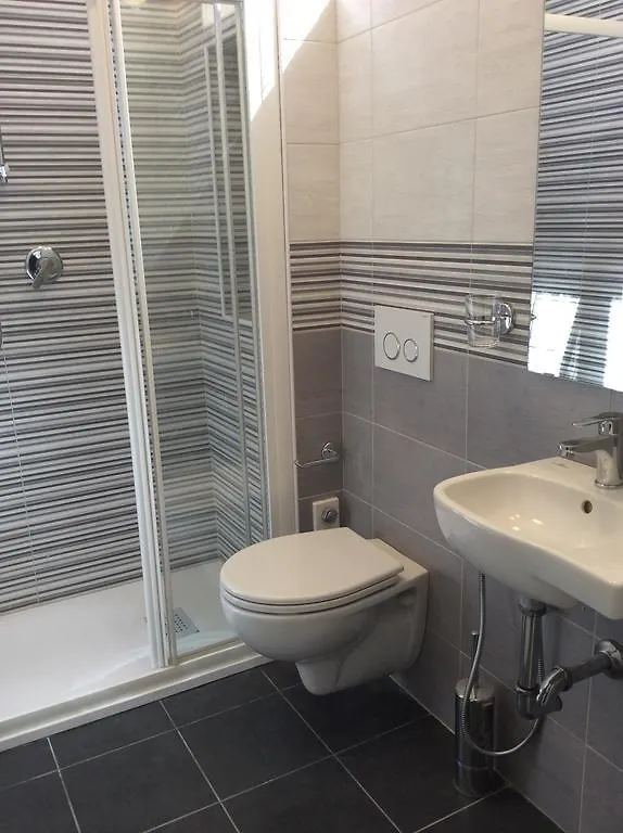 Hotel Byron Solo Per Giovani Riccione Italy