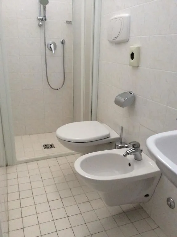 Hotel Byron Solo Per Giovani Riccione
