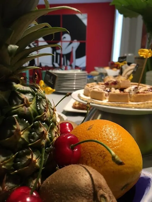 **  Hotel Byron Solo Per Giovani Riccione Italy
