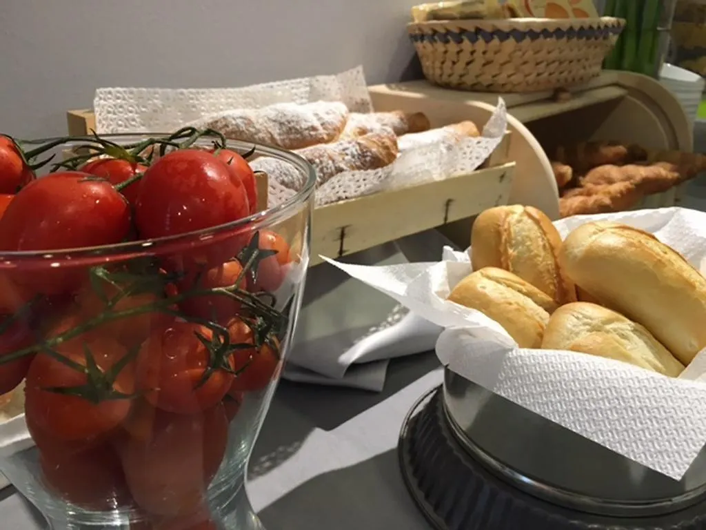 **  Hotel Byron Solo Per Giovani Riccione Italy