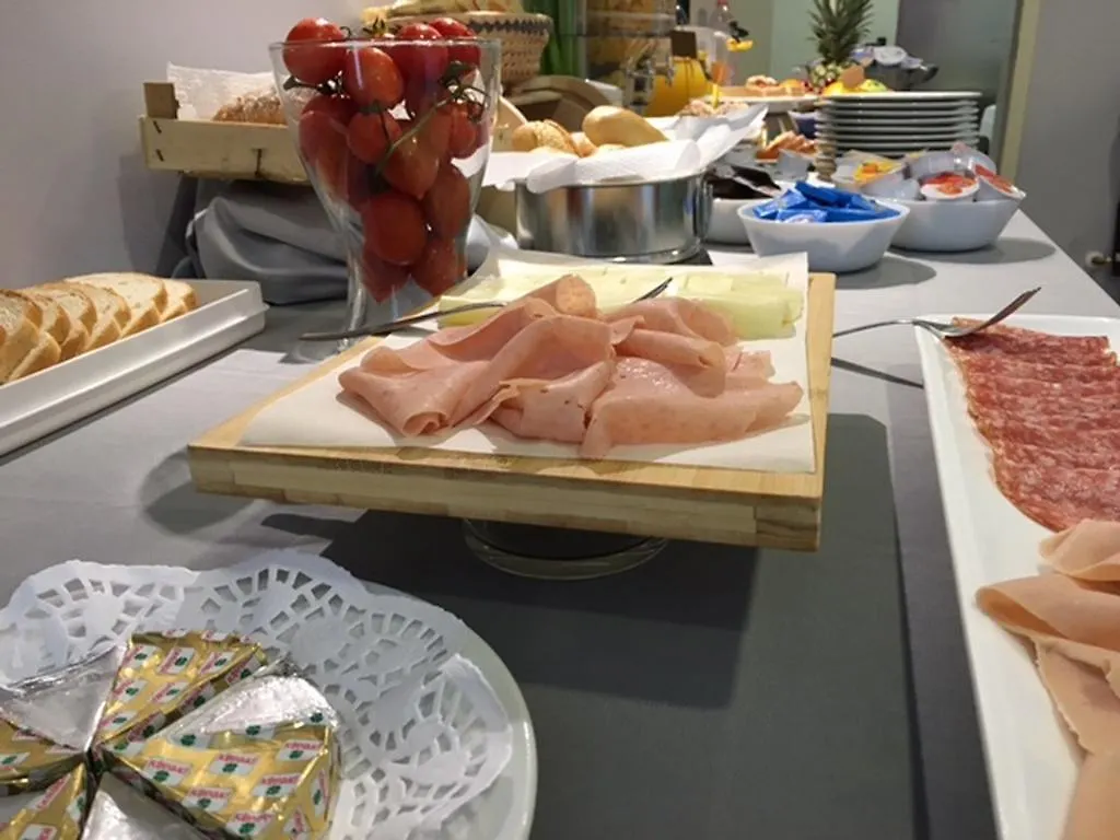 Hotel Byron Solo Per Giovani Riccione