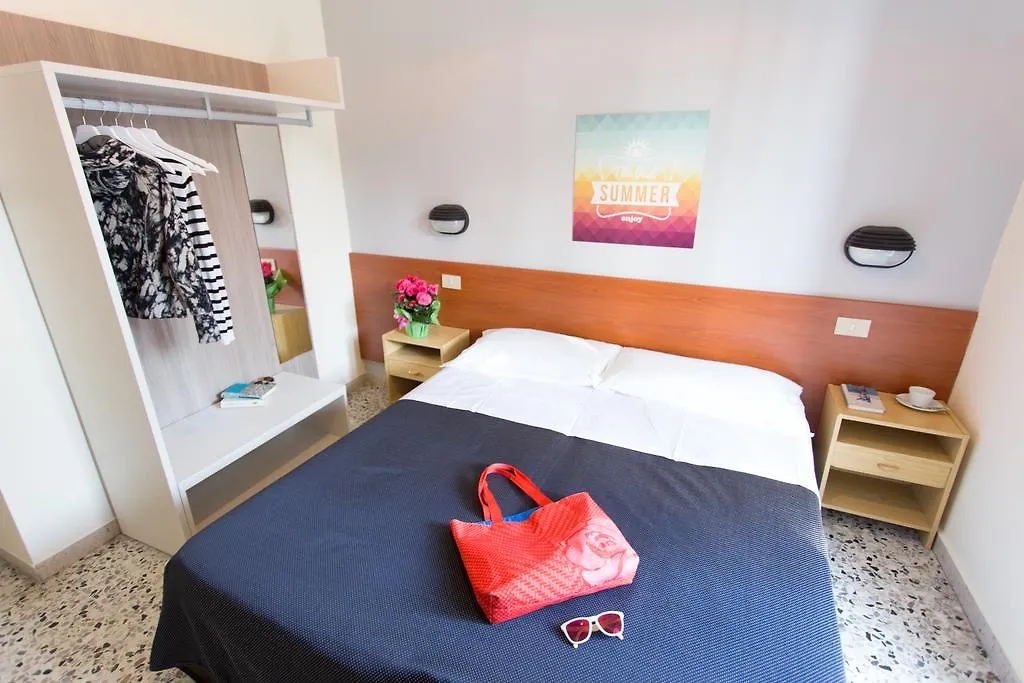 Hotel Byron Solo Per Giovani Riccione