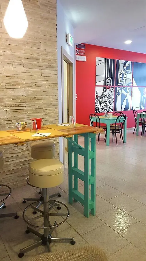 Hotel Byron Solo Per Giovani Riccione
