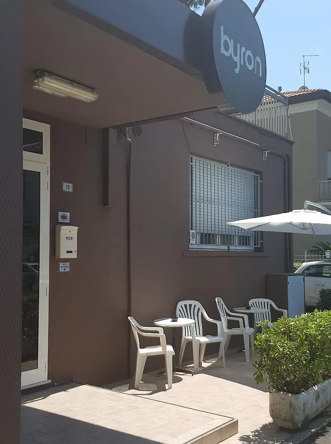 **  Hotel Byron Solo Per Giovani Riccione Italy